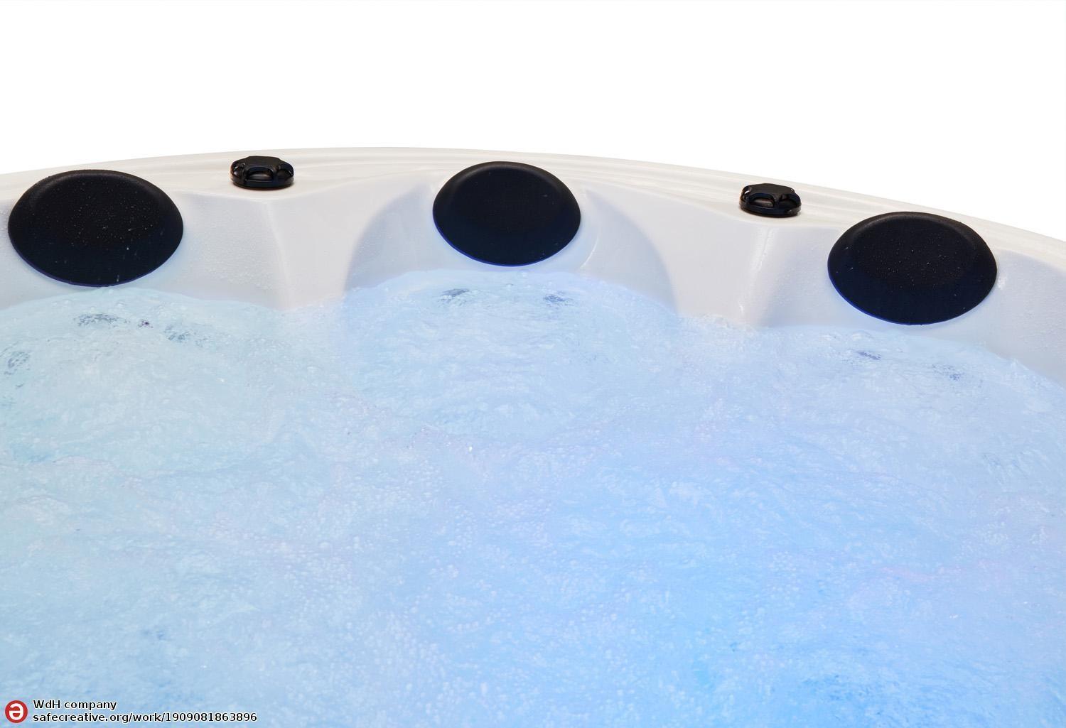 Jacuzzi exterior Eden